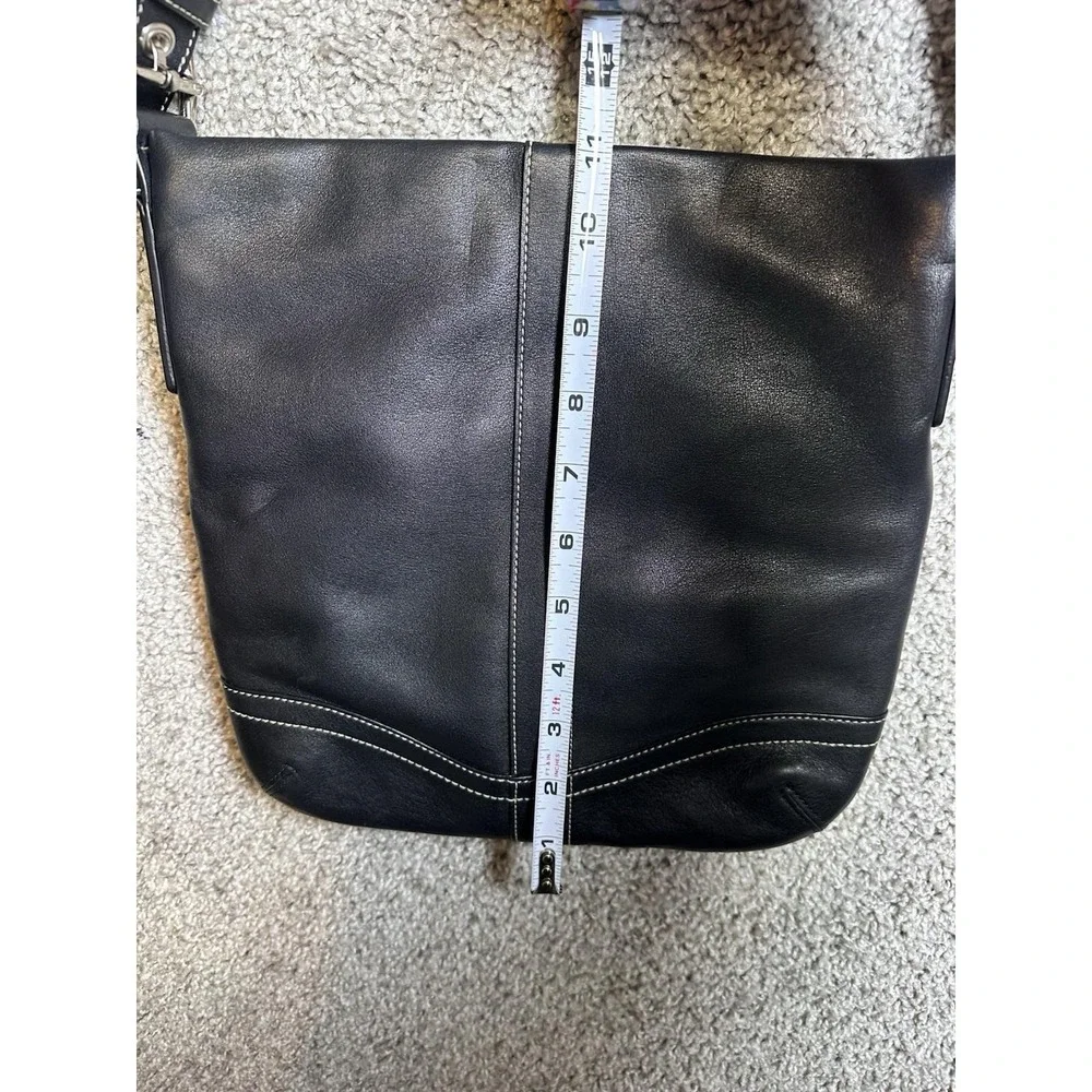 Coach Y2K Era Black Leather Shoulder Bag Purse F10938 Contrast Stitch EUC